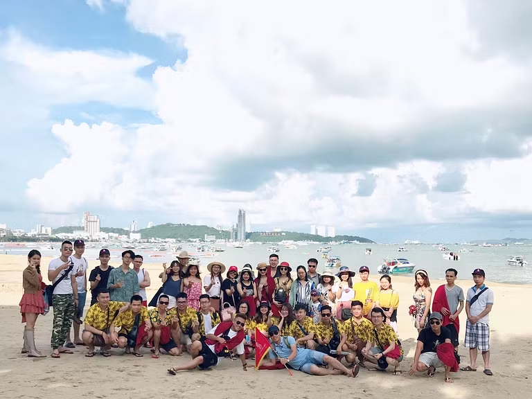 Newwave Solutionsの社員は、タイの夏休みにこれ以上ないほど興奮していた