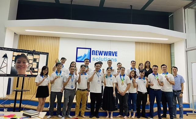 Newwaversがリーダーシップ開発とソフトウェアエンジニアリング管理コースを修了しました